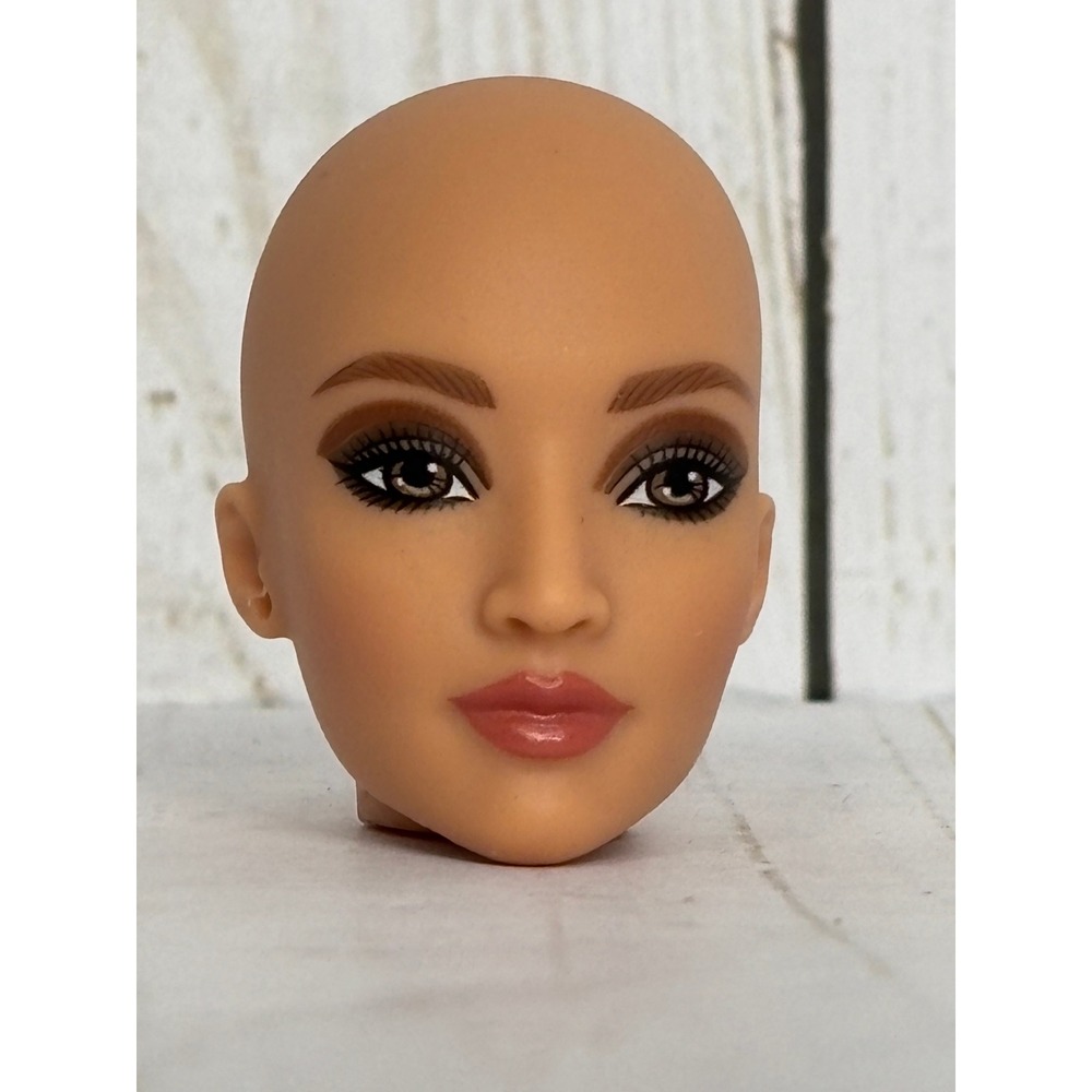 Mattel Barbie Signature You Create Kit 5 Lizette Doll Head Smoky Eye Makeup
